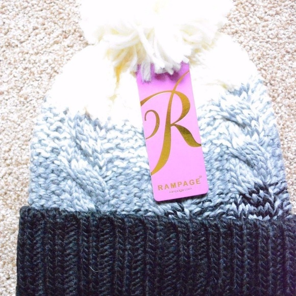 Rampage Colorblock Womens Pom Pom Beanie - Picture 3 of 6